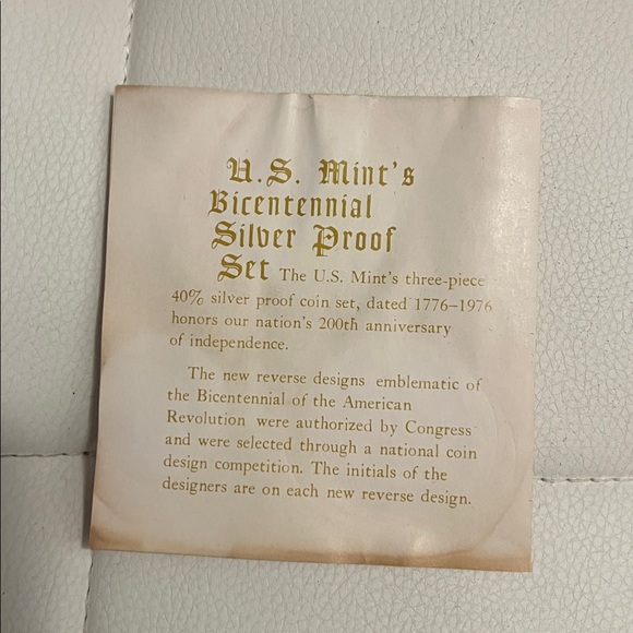 U.S. Mint Bicentennial Silver Coin Set - Picture 8 of 9